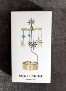 キャンドルで回るクリスマス飾り