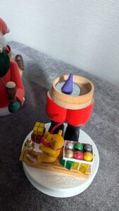 煙だし人形のお腹の内部